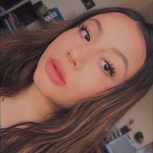 Meet your Posher, Leslie